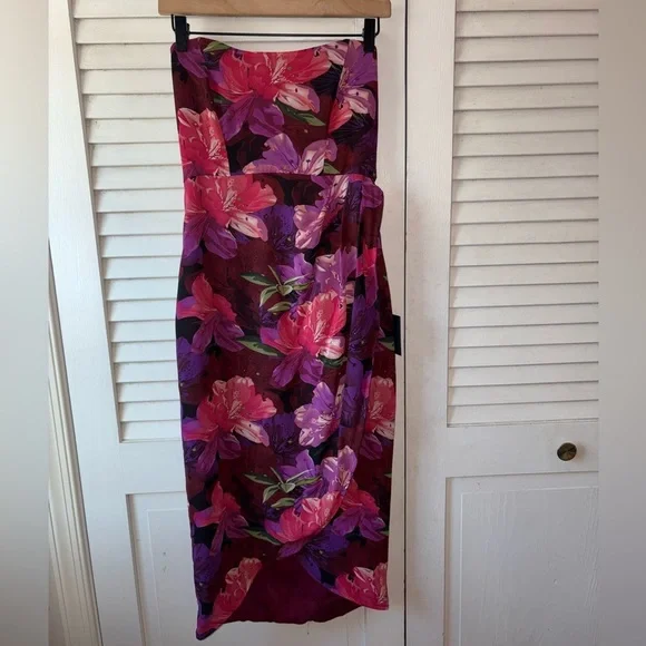 NWT Lulus Effortless Charm Floral Strapless Midi Dress Burgundy Small Romantic - Picture 2 of 5